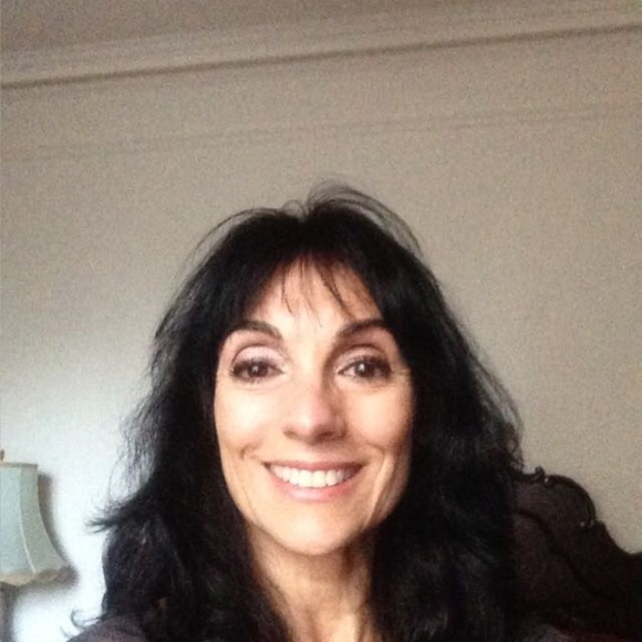 Meet your Posher, Carol - Picture 2 of 2